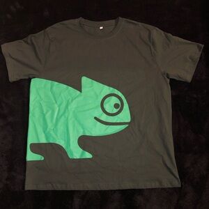 Suse Chameleon tech wrap around T-Shirt